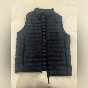 Uniqlo navy blue ultra lightweight down puffer vest
